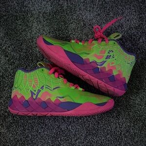 Puma MB.01 inverse toxic size 6 youth in slight condition